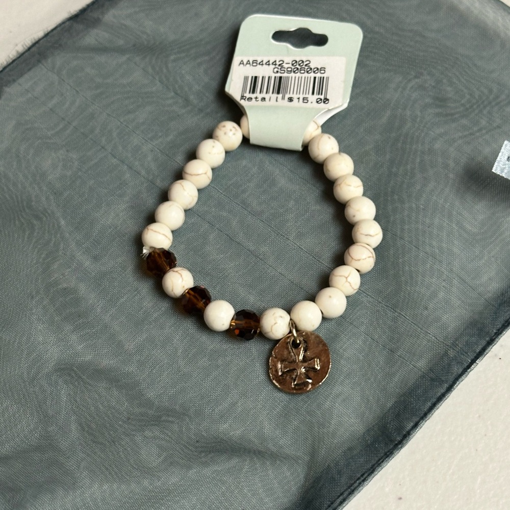 Elegant Beaded Bracelet with hammered Charm